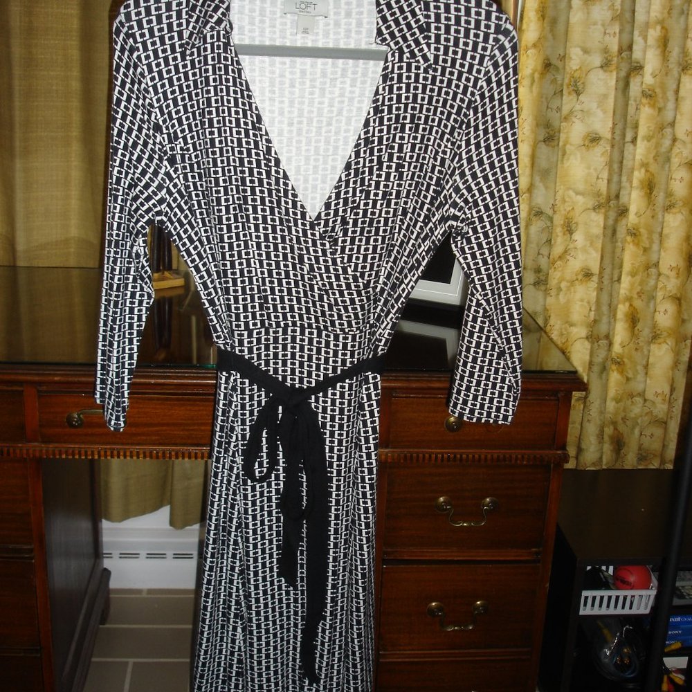Ann Taylor Loft Deep V Geometric Belted Dress